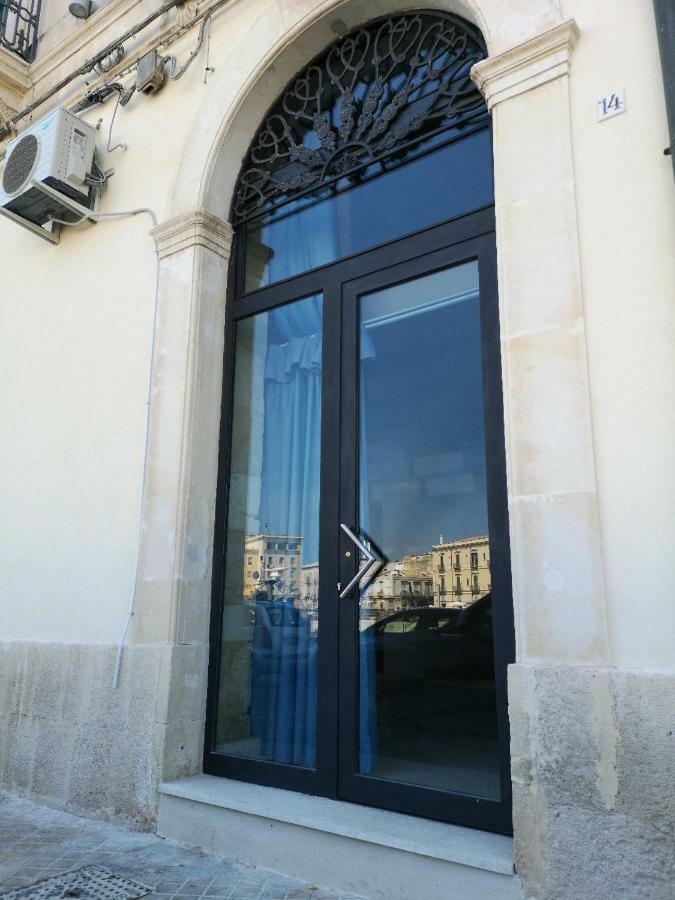 Апартаменты La Casa Sulla Darsena Сиракузы Экстерьер фото